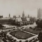 Historyczne zdjęcie Pałacu Westminsterskiego i Big Bena nad Tamizą