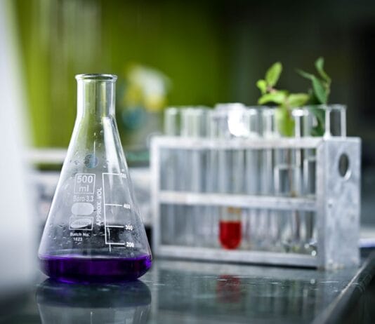 Chemiczne wiązanie dwutlenku węgla (CCU): jak przekształcić CO2 w metanol i węglany? Chemiczne wiązanie dwutlenku węgla (CCU): jak przekształcić CO2 w metanol i węglany?